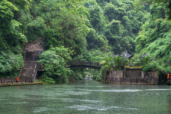 三峡大瀑布